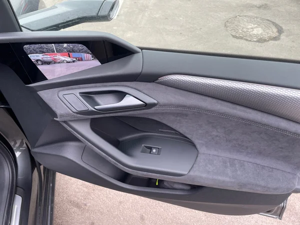AUDI A6 Avant e-tron (2025) — foto 21 van 24