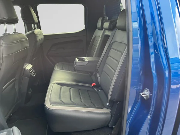 VOLKSWAGEN Amarok Double Cab Dsl (2024) — foto 19 van 22