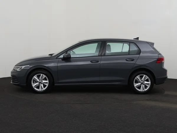 VOLKSWAGEN Golf (2024) — foto 12 van 26
