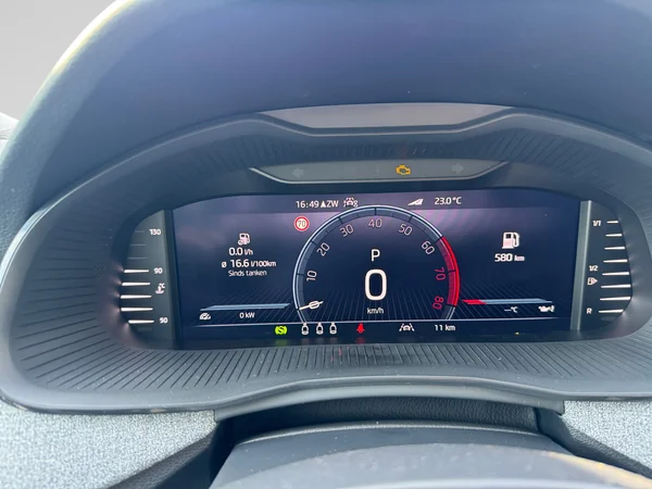 SKODA Scala (2024) — foto 14 van 15