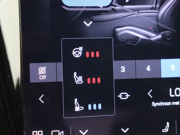 VOLVO S90 (2023) — foto 18 van 33