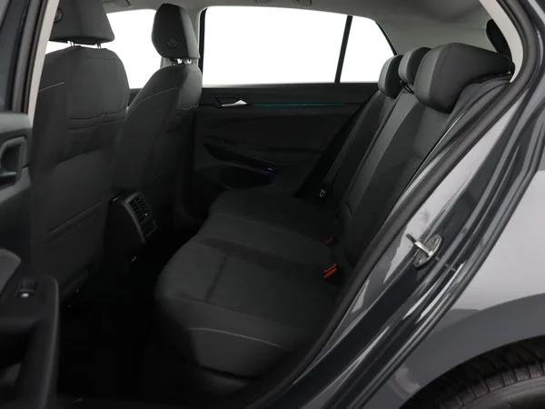 VOLKSWAGEN Golf (2024) — foto 5 van 28