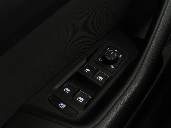 VOLKSWAGEN Passat Variant (2022) — foto 20 van 32