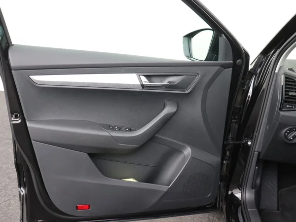 SKODA Karoq (2024) — foto 9 van 18