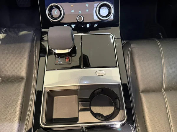 Land Rover Range Rover Velar (2021) — foto 15 van 28