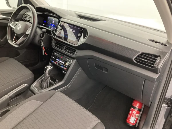 VOLKSWAGEN T-Cross (2024) — foto 10 van 36
