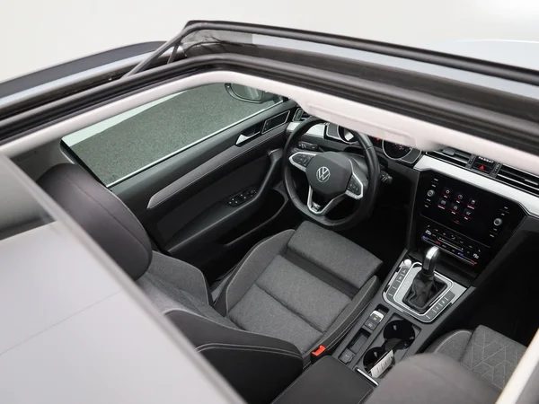 Volkswagen Passat (2024) — foto 28 van 37