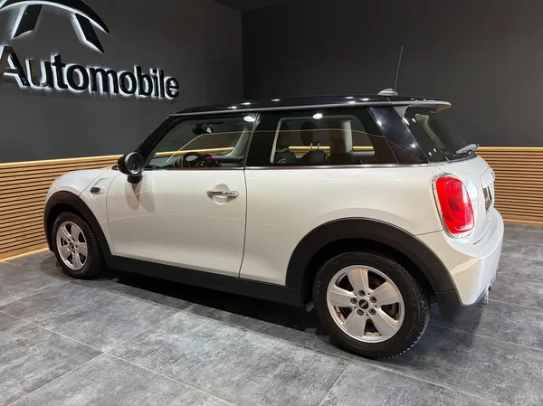 Mini Cooper (2014) — foto 8 van 19