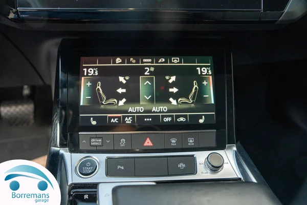 Audi e-tron (2022) — foto 21 van 33