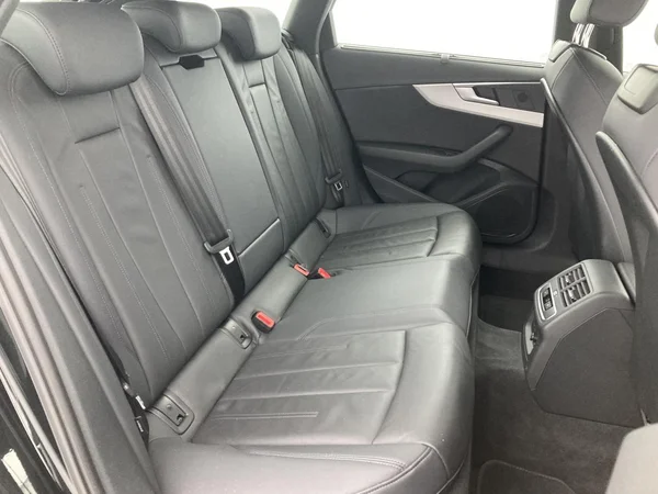 AUDI A4 Avant (2023) — foto 15 van 36