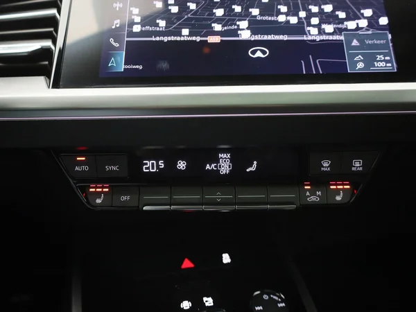 Audi Q4 e-tron (2021) — foto 14 van 48