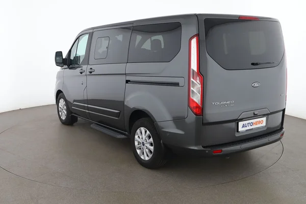 Ford Tourneo Custom (2020) — foto 8 van 15