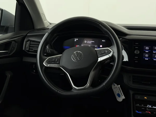 VOLKSWAGEN T-Cross (2023) — foto 14 van 26