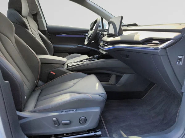 SKODA Enyaq Coupé (2025) — foto 32 van 37