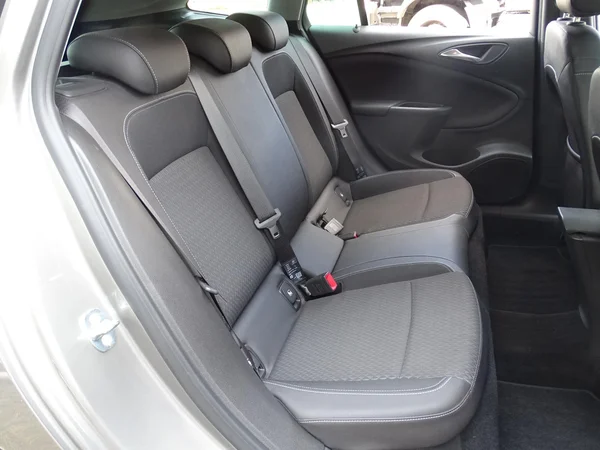 Opel Astra (2017) — foto 6 van 20