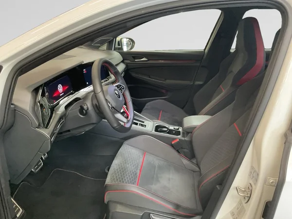 VOLKSWAGEN Golf VIII GTI (2021) — foto 23 van 23