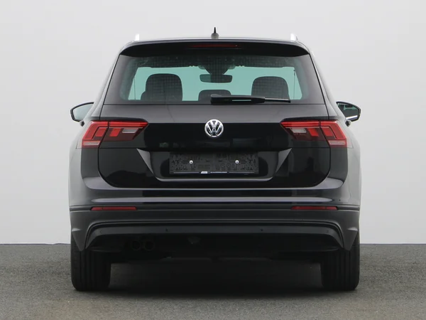 VOLKSWAGEN Tiguan (2019) — foto 15 van 20