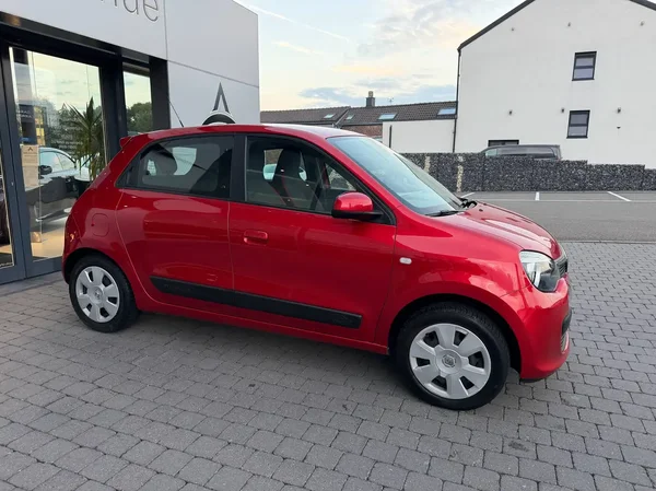 Renault Twingo (2015) — foto 7 van 18