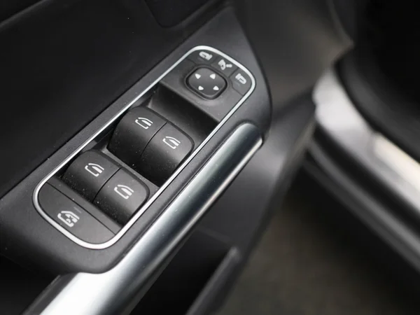 Mercedes-Benz GLA (2022) — foto 29 van 48