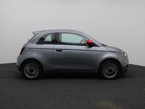 Fiat 500e (2024) — foto 18 van 22