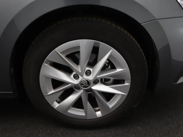 SKODA Octavia Combi (2024) — foto 3 van 32