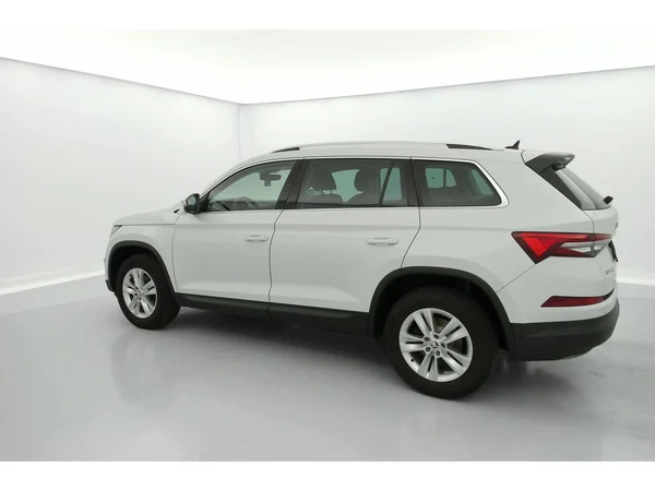 SKODA Kodiaq (2022) — foto 3 van 36