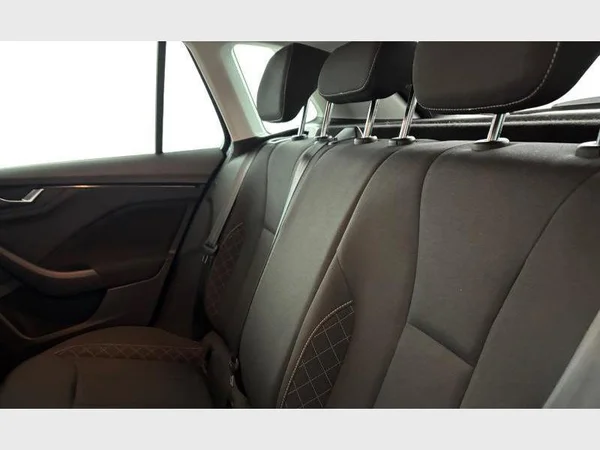 Skoda Kamiq (2021) — foto 6 van 25