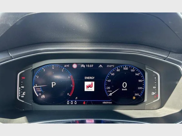 Volkswagen T-Roc (2021) — foto 3 van 29