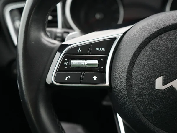 Kia cee'd (2024) — foto 11 van 28