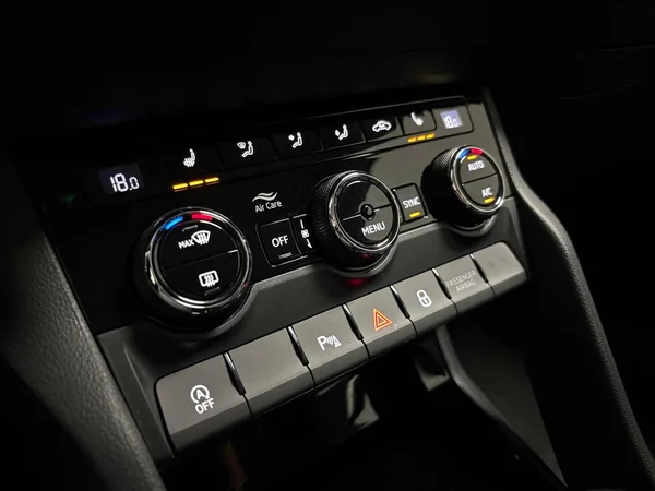 SKODA Karoq (2026) — foto 3 van 15