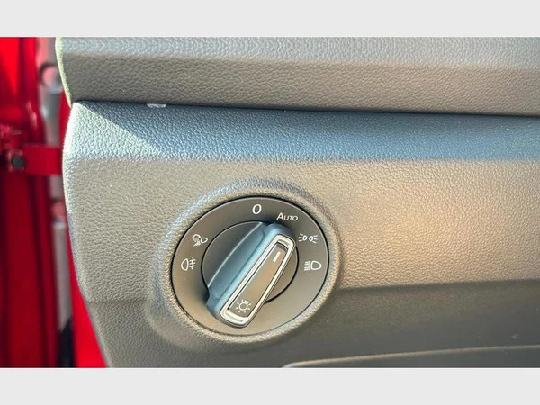 Volkswagen T-Roc (2025) — foto 17 van 29