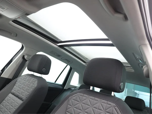 VOLKSWAGEN Tiguan eHybrid (PHEV) (2024) — foto 14 van 21
