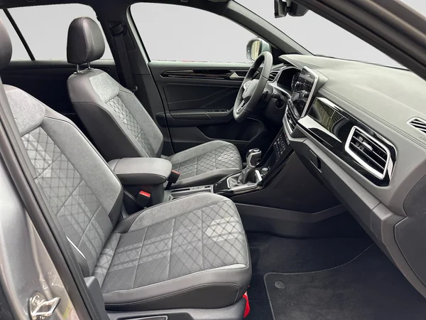 VOLKSWAGEN T-Roc (2025) — foto 4 van 24