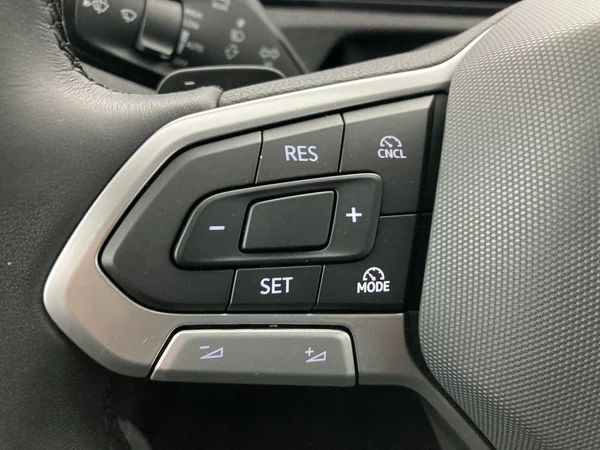 VOLKSWAGEN Tiguan (2025) — foto 17 van 36