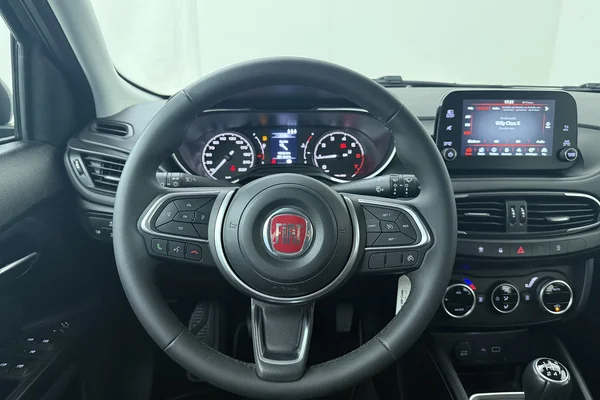 Fiat Tipo SW Cross (2023) — foto 2 van 16