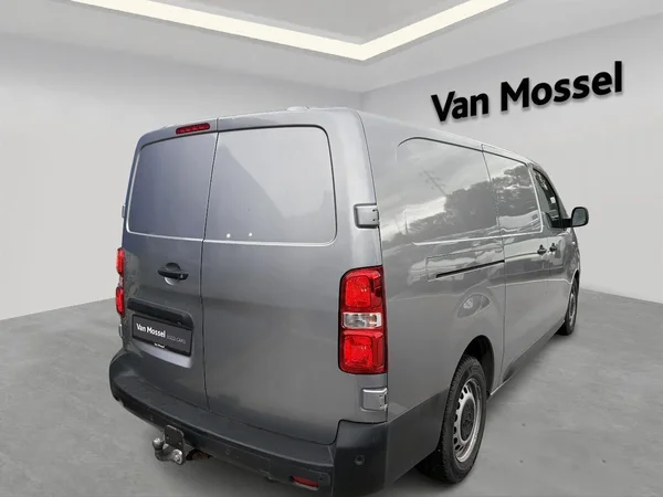 Opel Vivaro (2020) — foto 11 van 16