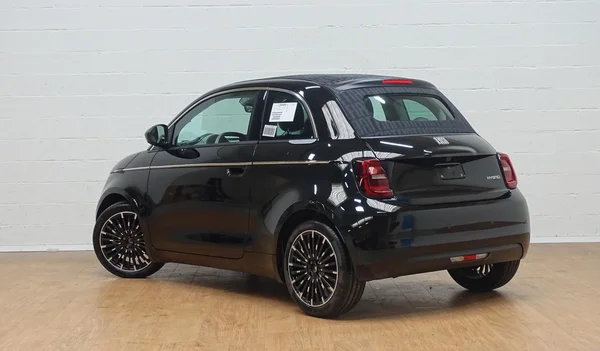Fiat 500C (2026) — foto 18 van 24