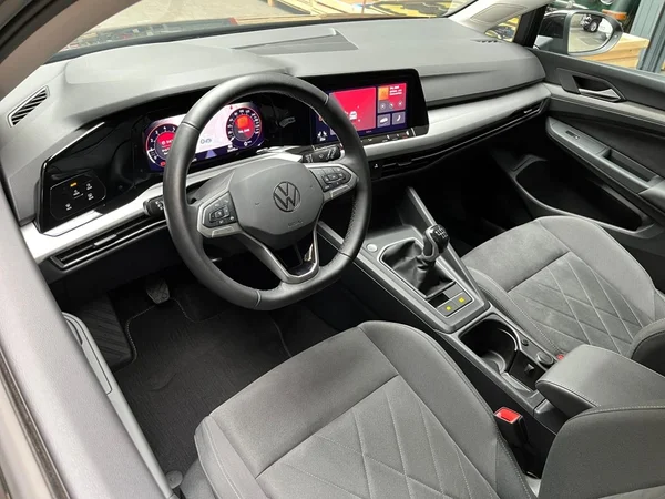 VOLKSWAGEN Golf VIII SW (2024) — foto 22 van 22