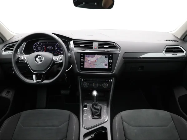 VOLKSWAGEN Tiguan (2017) — foto 21 van 22