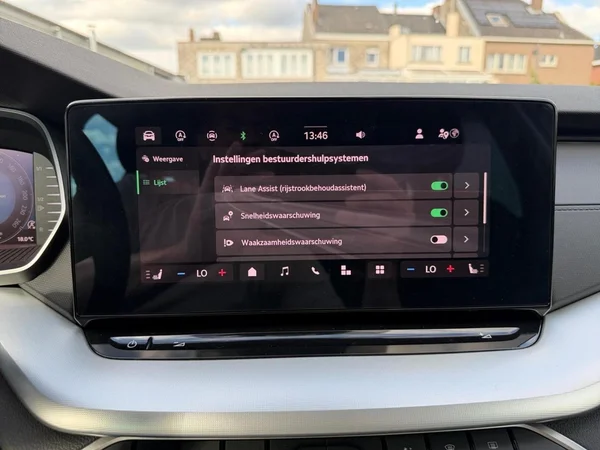SKODA Octavia Combi (2025) — foto 6 van 24