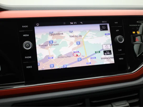 VOLKSWAGEN Polo (2018) — foto 9 van 20