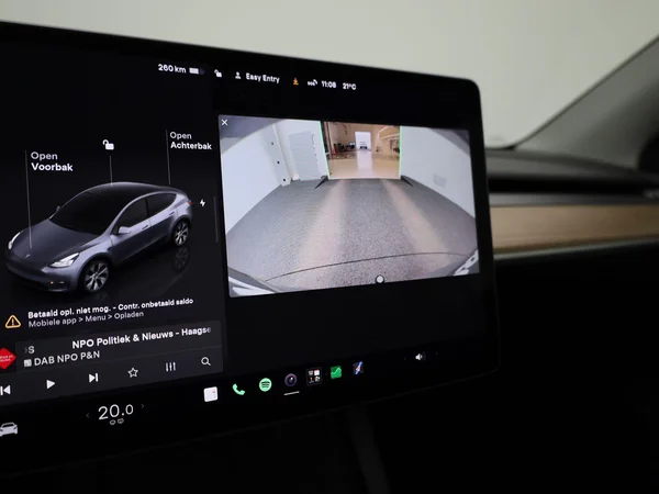 Tesla Model Y (2023) — foto 13 van 41
