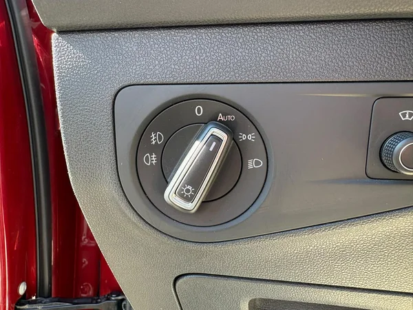 VOLKSWAGEN Tiguan (2018) — foto 15 van 23