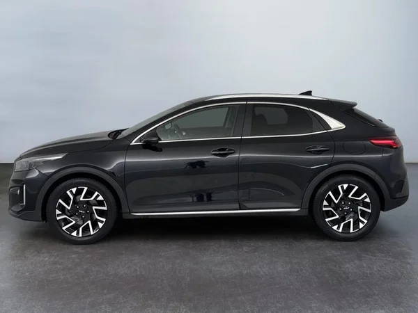 KIA XCeed (2023) — foto 23 van 27