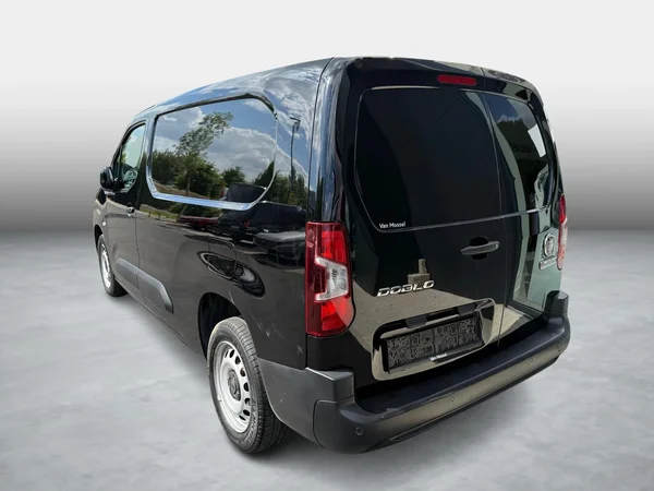 Fiat Doblò (2023) — foto 16 van 19