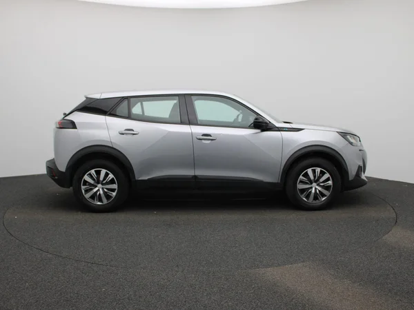 Peugeot e-2008 (2023) — foto 40 van 43