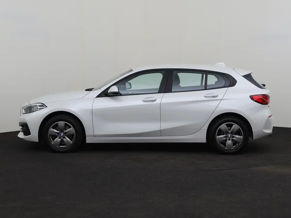 BMW 116 (2024) — foto 12 van 28