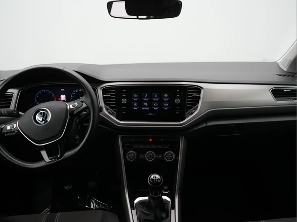 VOLKSWAGEN T-Roc (2021) — foto 5 van 26