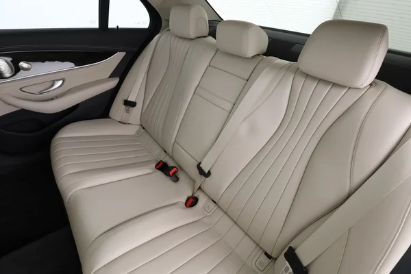 Mercedes-Benz E-Klasse (2021) — foto 5 van 16