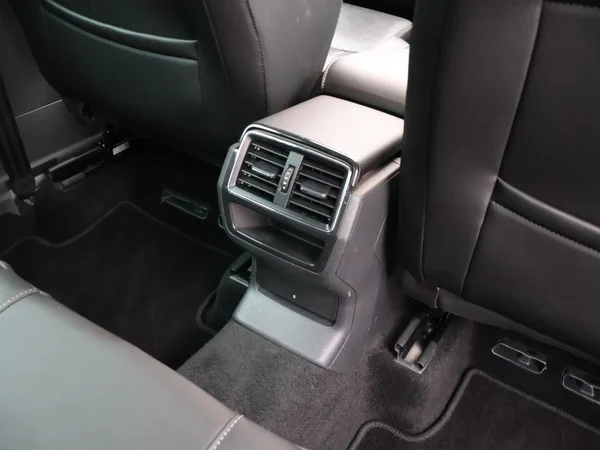 Škoda Karoq (2023) — foto 20 van 30